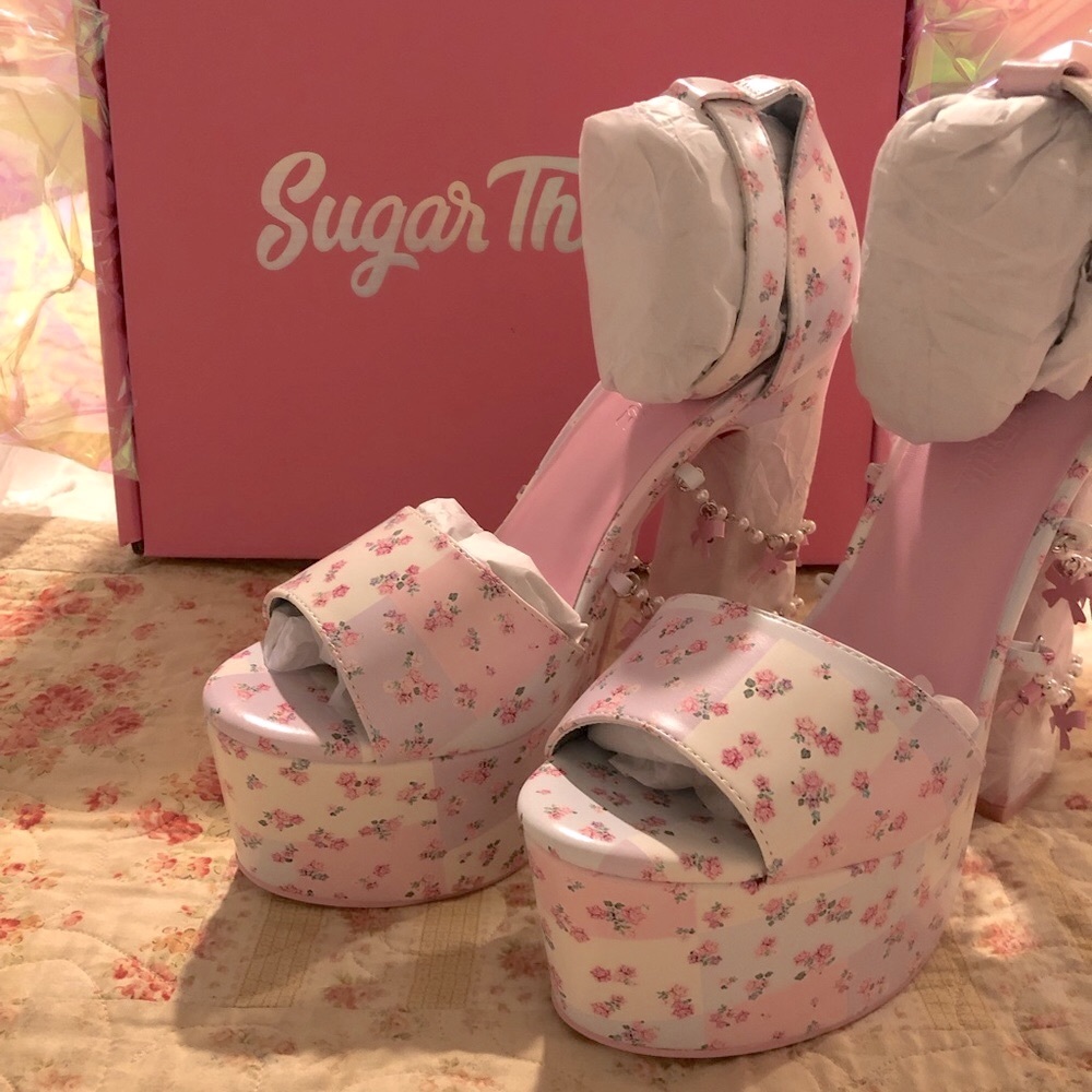 Sugar Thrillz by Dollskill NIB NWT Down Home Roots Platform Heels size 8